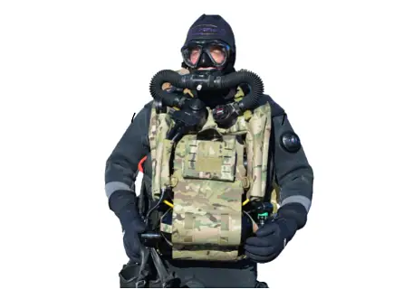 A FMC special operations combined oxygen/nitrox tactical diving life support system that has been designed to minimise hydrostatic imbalance