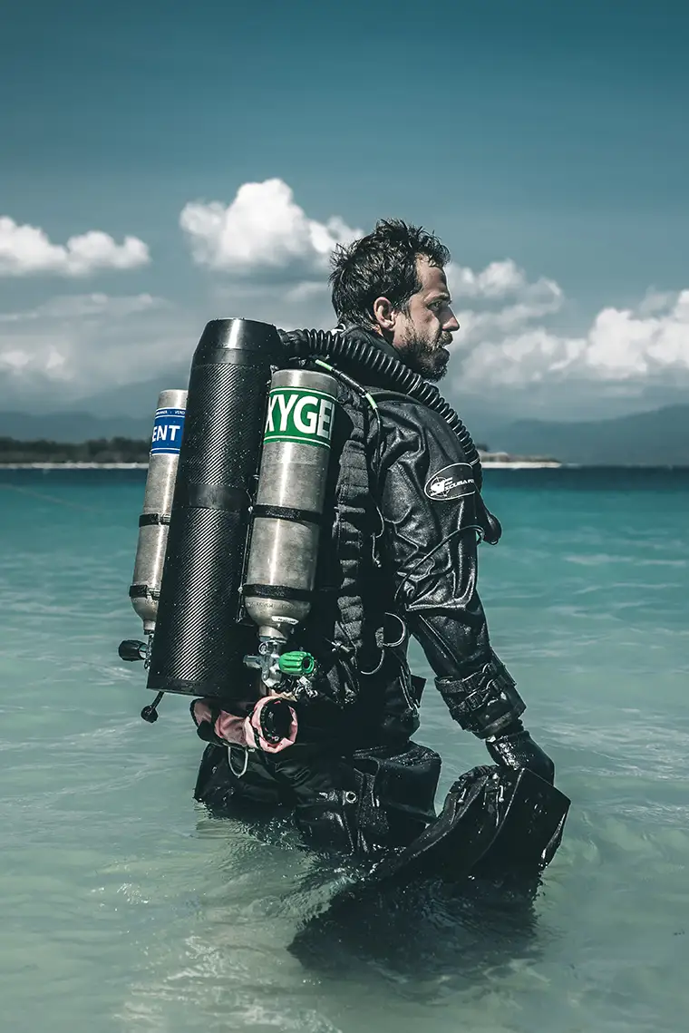 diver with rebreather