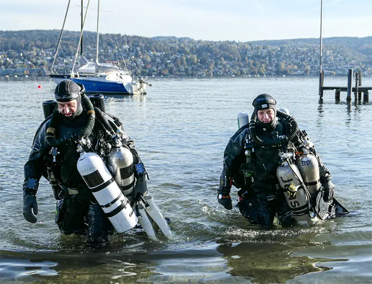 rebreather divers