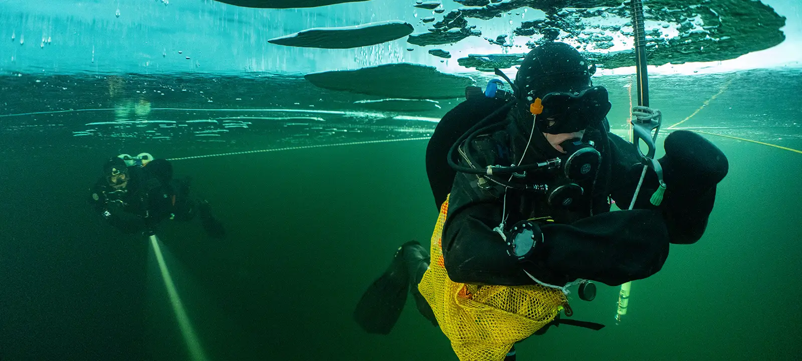 diving under ice