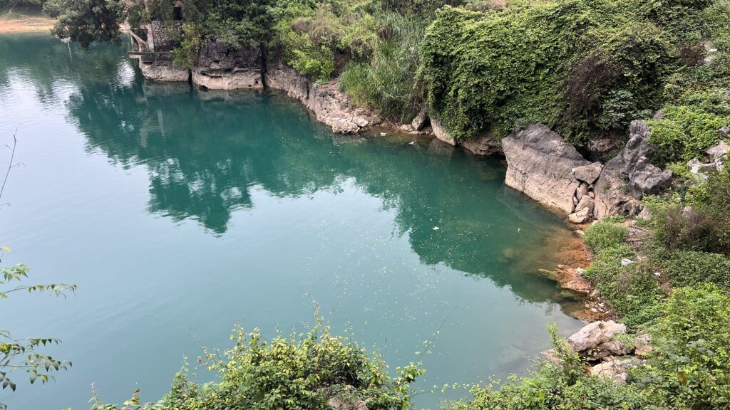 Sheng-loong sinkhole